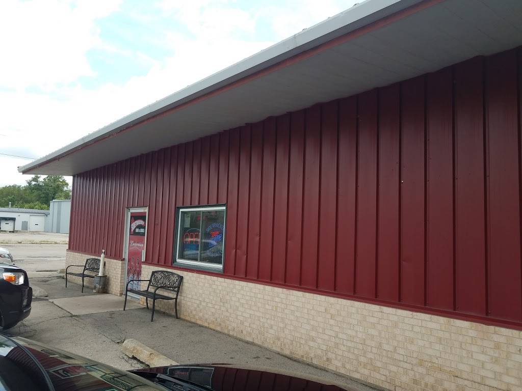 Sidetracked Bar & Grill | restaurant | 129 N Lake St, Neenah, WI 54956, USA | 9202153232 OR +1 920-215-3232