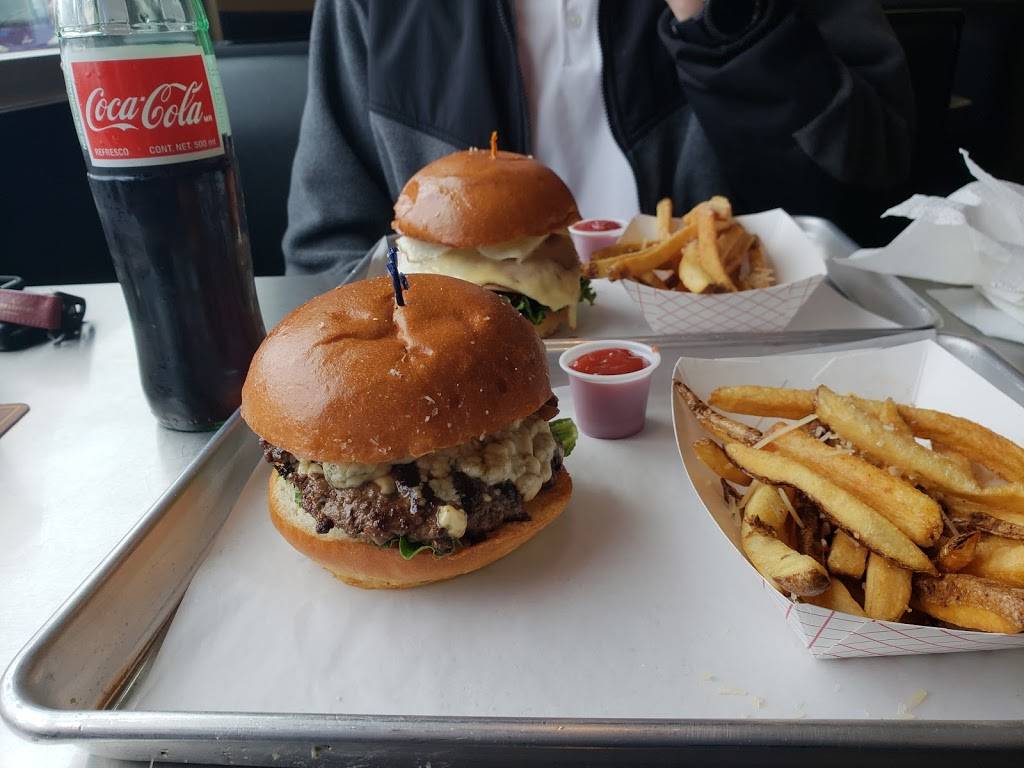 Alfreds Burger House | restaurant | 723 Telephone Rd, Houston, TX 77023, USA | 8325827324 OR +1 832-582-7324