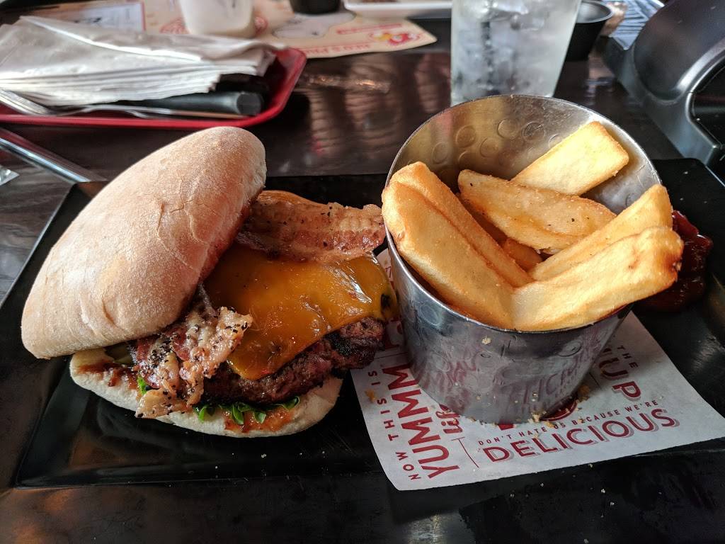 Red Robin Gourmet Burgers and Brews | restaurant | 9434 Civic Centre Blvd, West Chester Township, OH 45069, USA | 5137596532 OR +1 513-759-6532