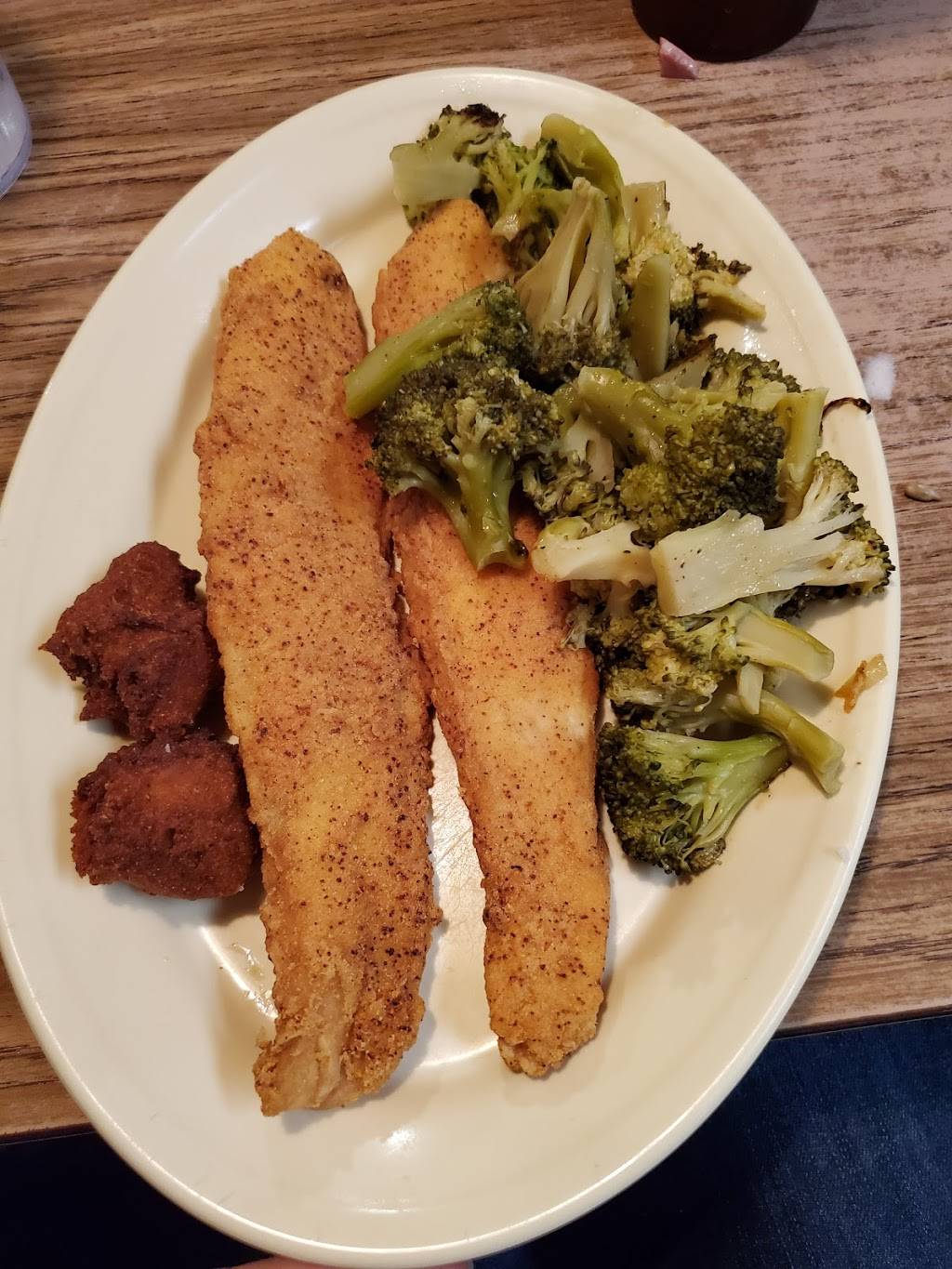 Smokey Hollow Restaurant | restaurant | 12367 Co Rd 42, Jemison, AL 35085, USA | 2056882532 OR +1 205-688-2532