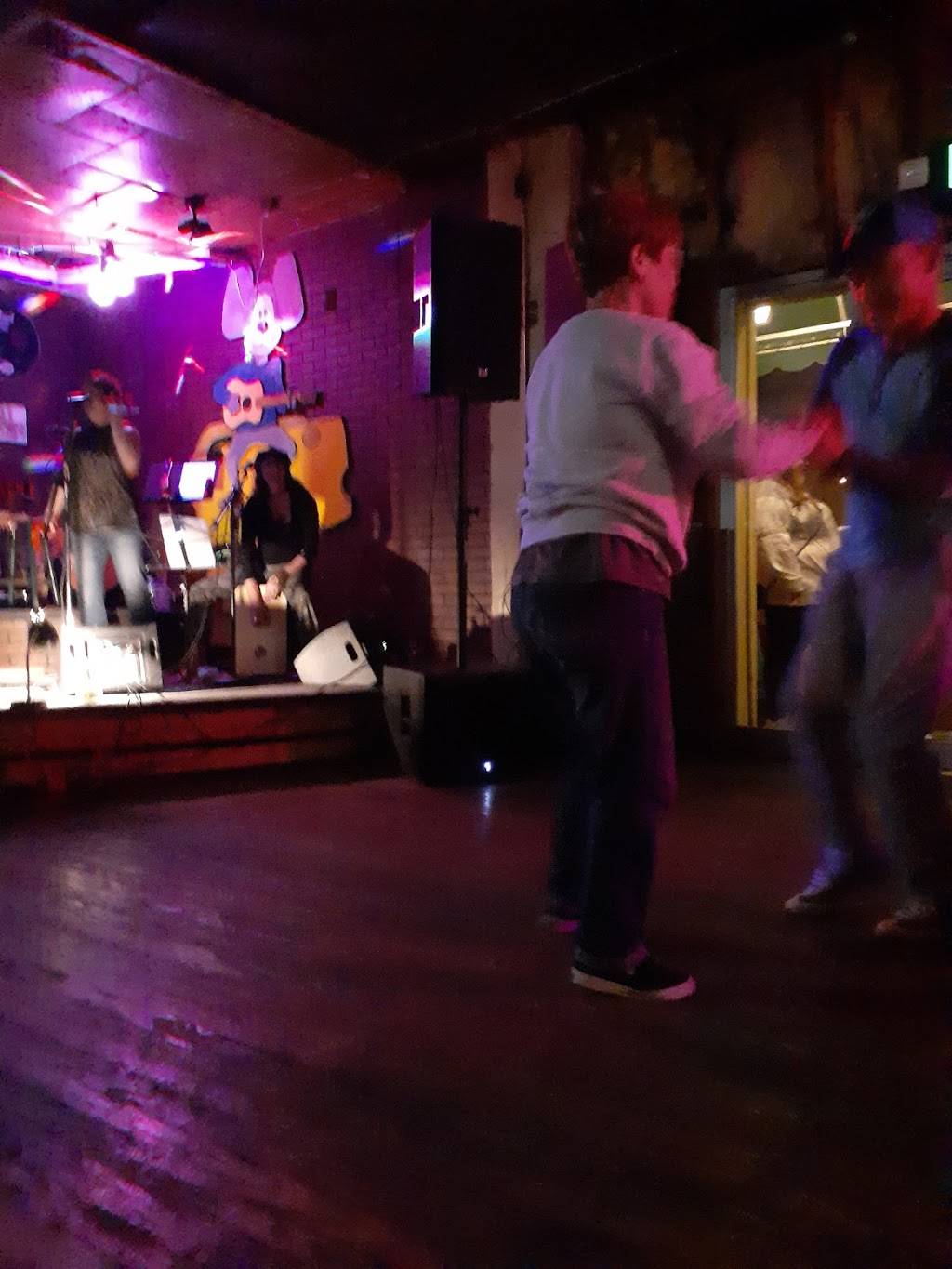 Mr Mouse | restaurant | 9101 W Smith St, Yorktown, IN 47396, USA | 7657597987 OR +1 765-759-7987