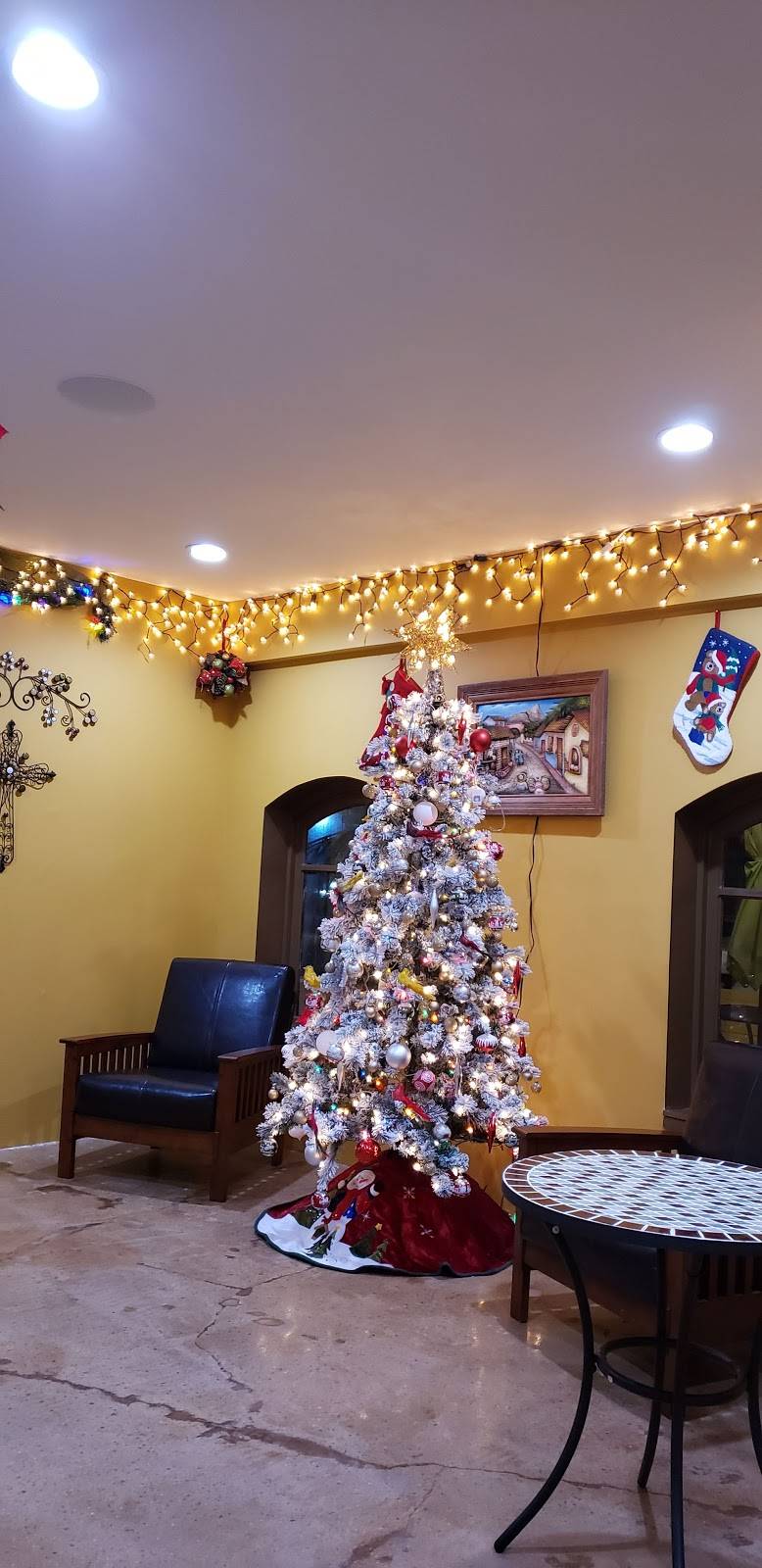 Pulgarcito Del Valle | restaurant | 10929 Burbank Blvd, North Hollywood, CA 91601, USA | 8189821414 OR +1 818-982-1414