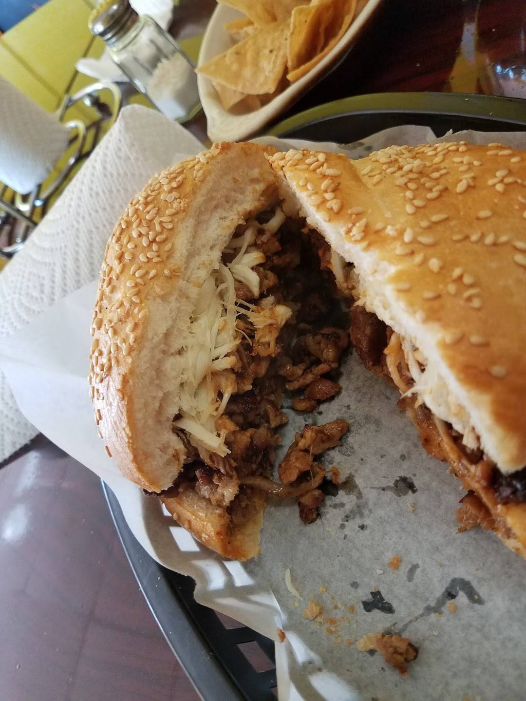 Cemitas Poblanas con sabor latino | restaurant | 715 High St, Aurora, IL 60505, USA | 6308018012 OR +1 630-801-8012