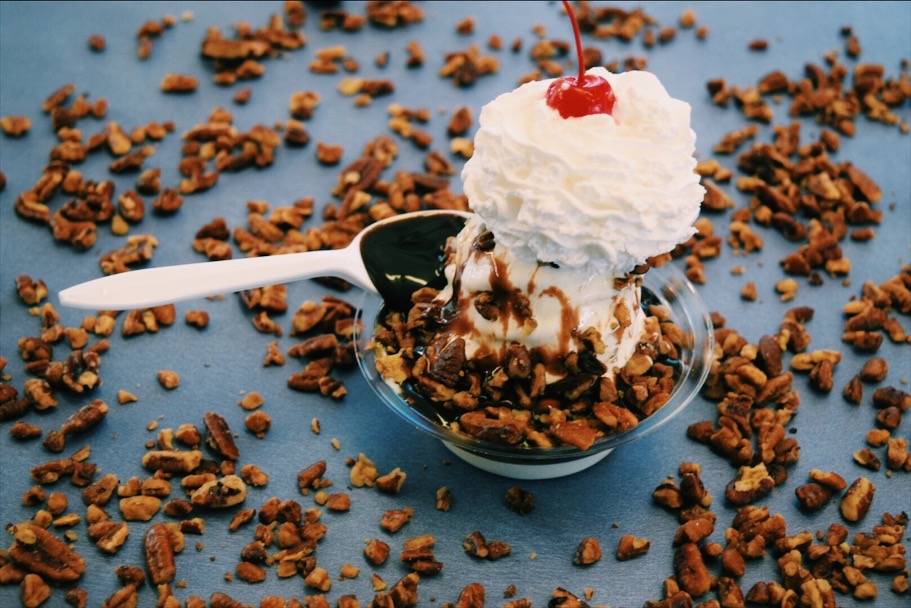 Cibiks Dairy Island | restaurant | 8295 E Washington St, Chagrin Falls, OH 44023, USA | 4405437382 OR +1 440-543-7382