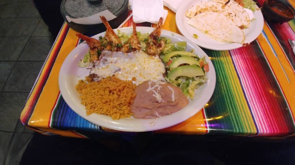El Burrito Restaurant | restaurant | 6236 Northwest Hwy, Crystal Lake, IL 60014, USA | 8154770751 OR +1 815-477-0751