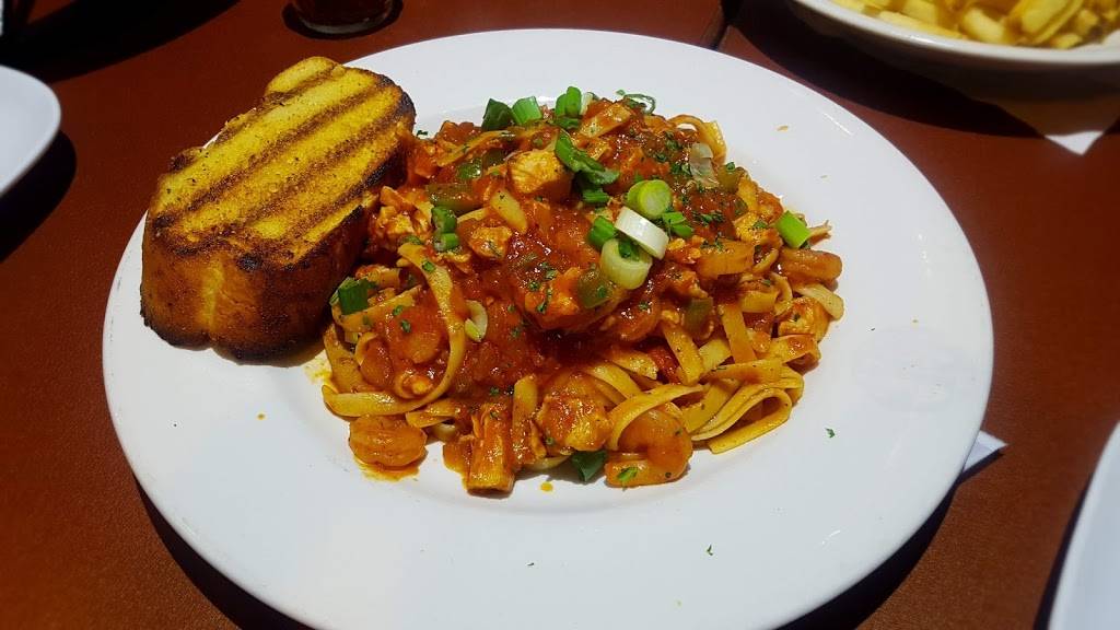 Boston Pizza | restaurant | 1602 The Queensway, Etobicoke, ON M8Z 1V1, Canada | 4162019555 OR +1 416-201-9555