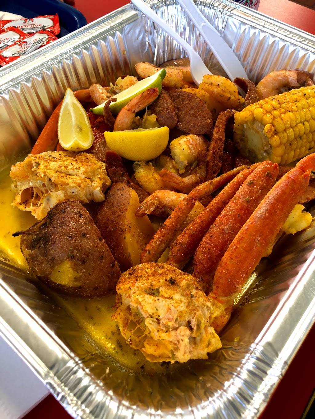 Gyro city & seafood | restaurant | 4319 66th St N, Kenneth City, FL 33709, USA | 7275440444 OR +1 727-544-0444