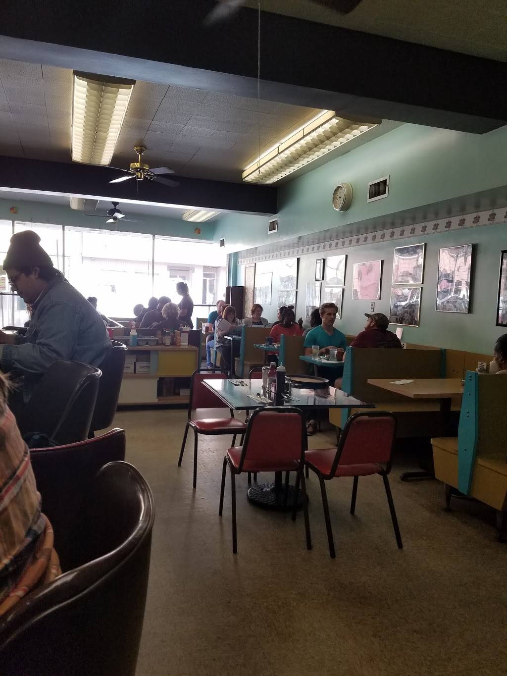 Nancys Revival | restaurant | 616 South Ave, Pittsburgh, PA 15221, USA | 4122423447 OR +1 412-242-3447