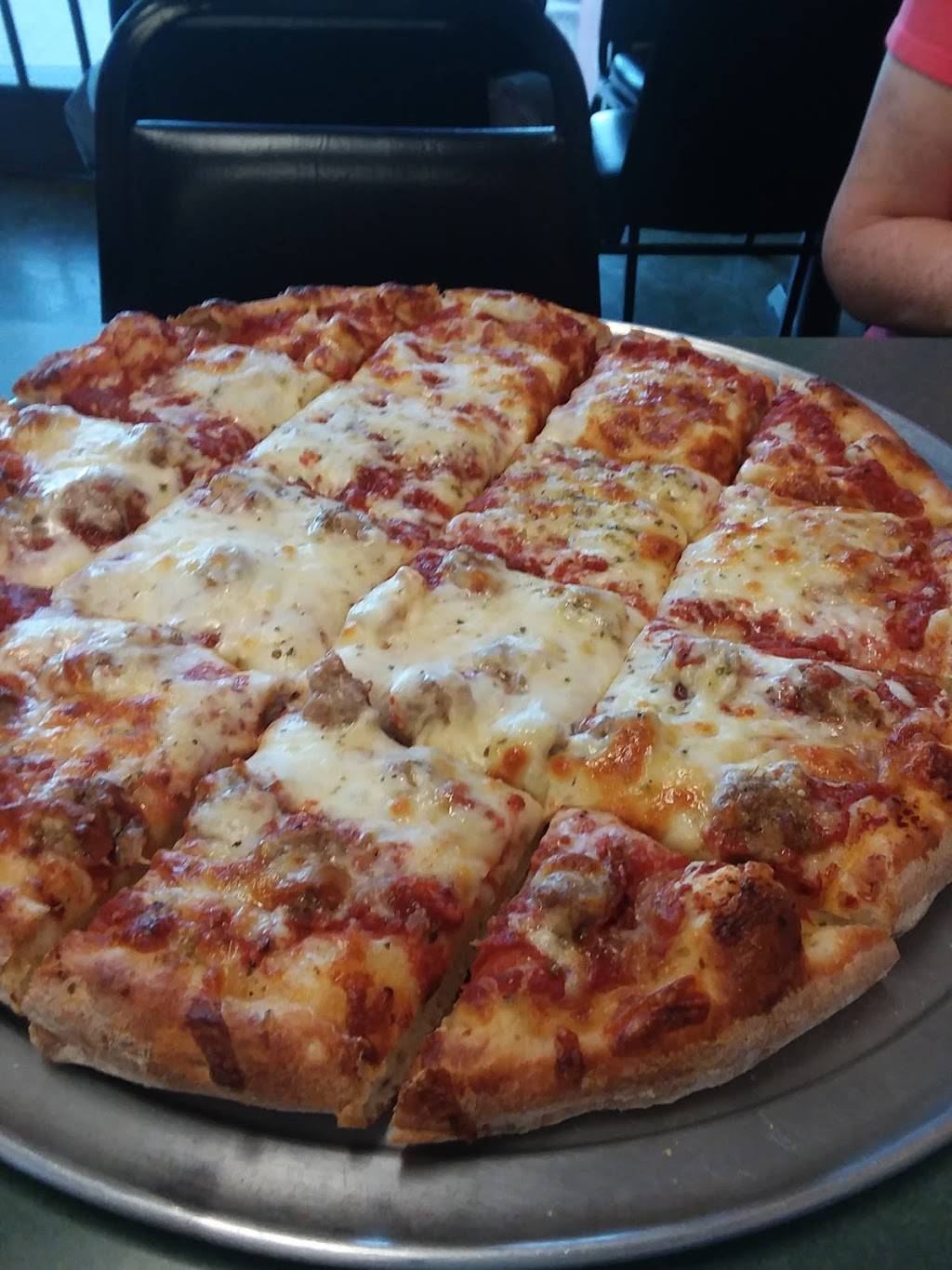 Fatmans Pizza | restaurant | 2430 Apache Trail, Apache Junction, AZ 85120, USA | 4806719897 OR +1 480-671-9897