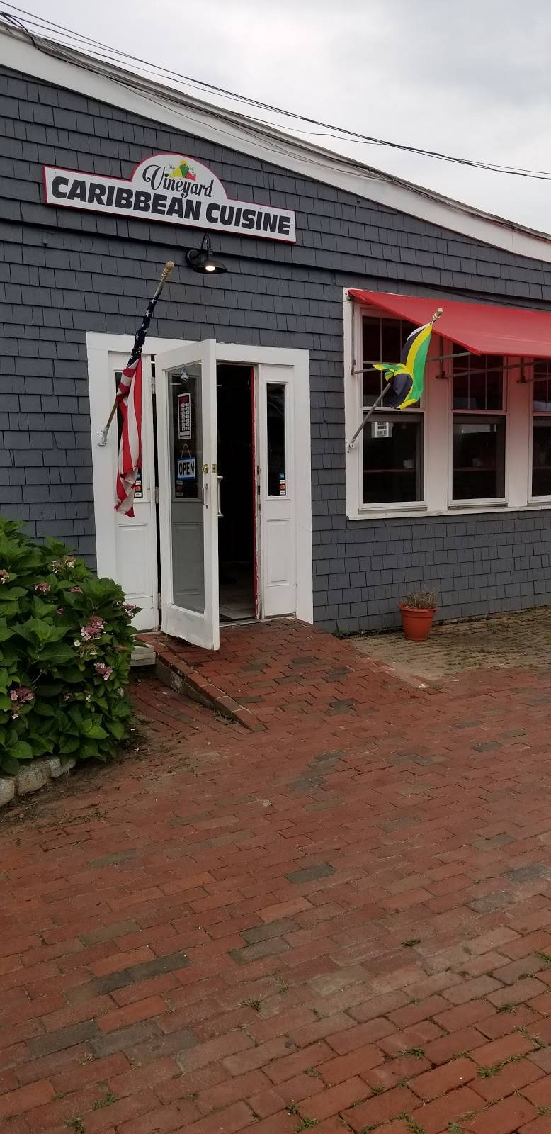 Vineyard Caribbean Cuisine | restaurant | 13 Beach Rd, Vineyard Haven, MA 02568, USA | 5083387077 OR +1 508-338-7077