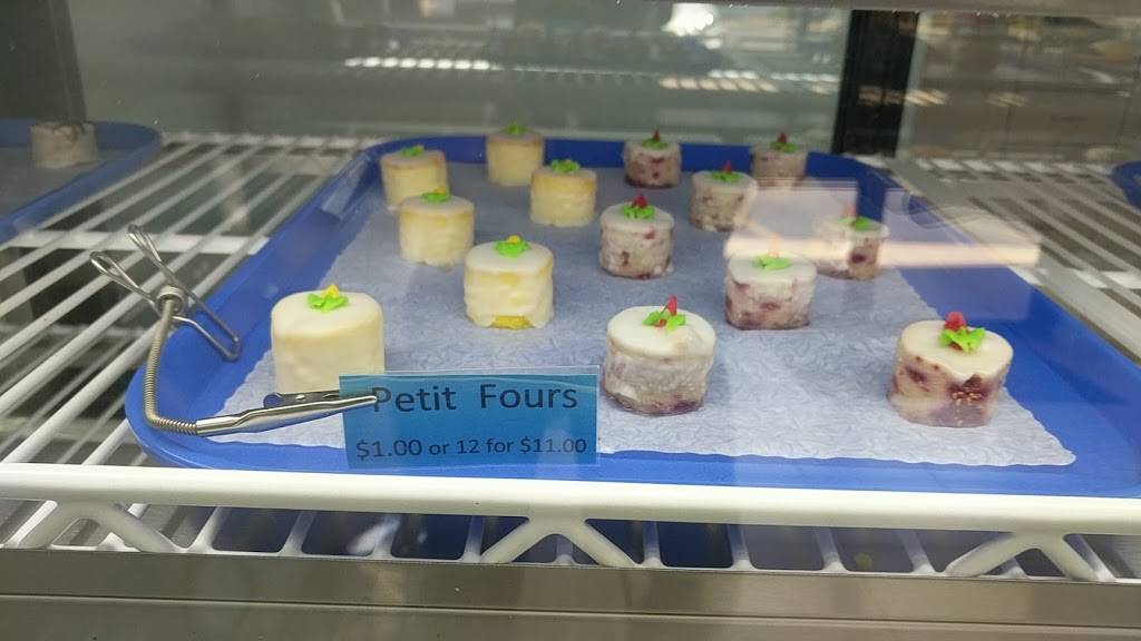 Vics Pastries | restaurant | 1545 E Battlefield Rd, Springfield, MO 65807, USA | 4178898427 OR +1 417-889-8427