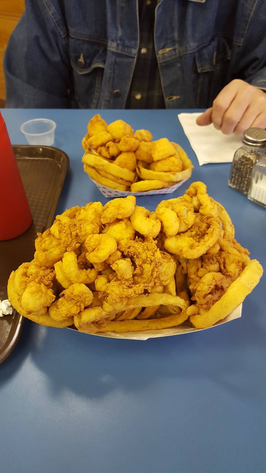 KPS Place | restaurant | 245 Center St, Auburn, ME 04210, USA | 2073764295 OR +1 207-376-4295