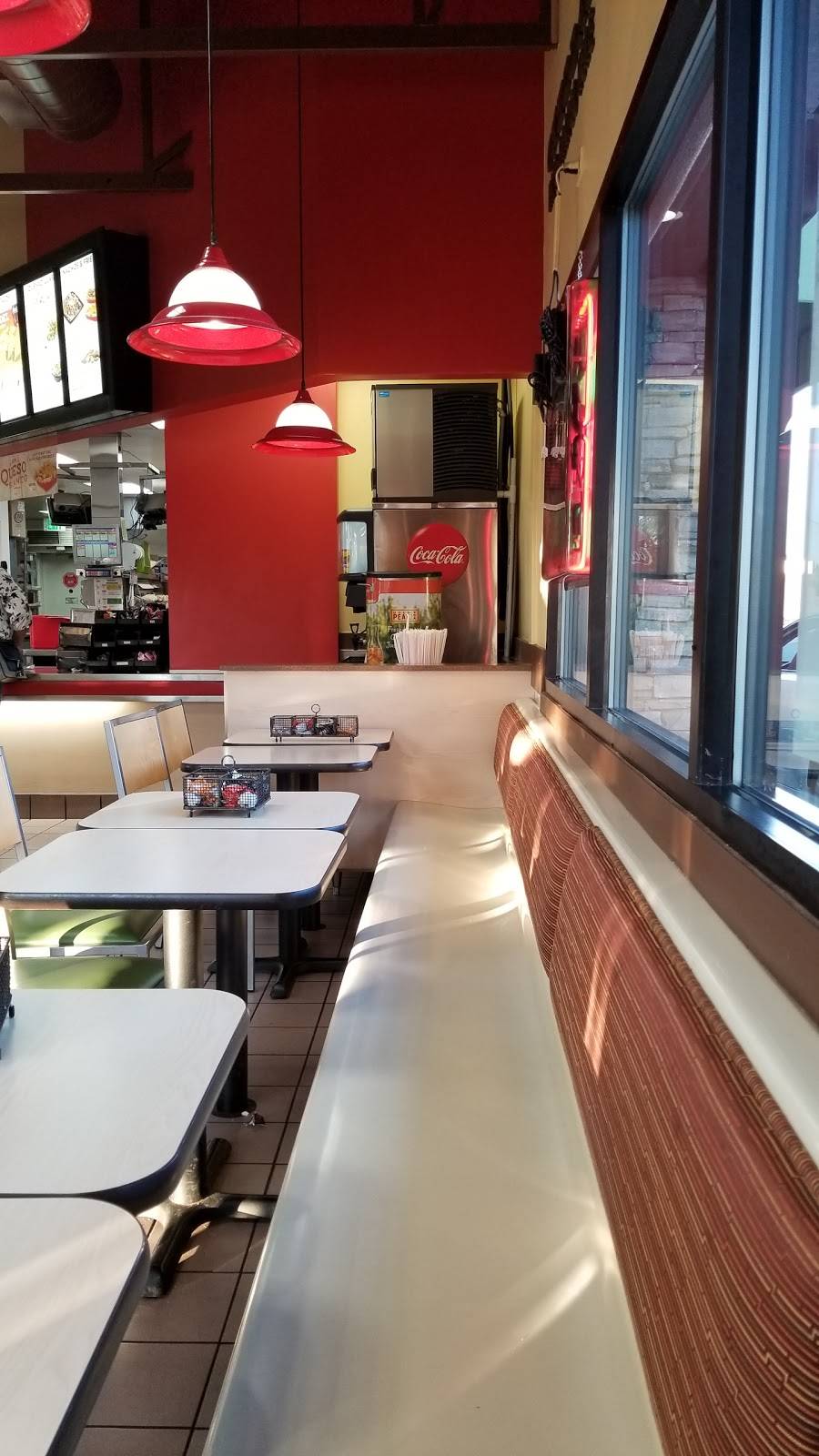 Del Taco | meal takeaway | 36164 Hidden Springs Rd, Wildomar, CA 92595, USA | 9516093581 OR +1 951-609-3581