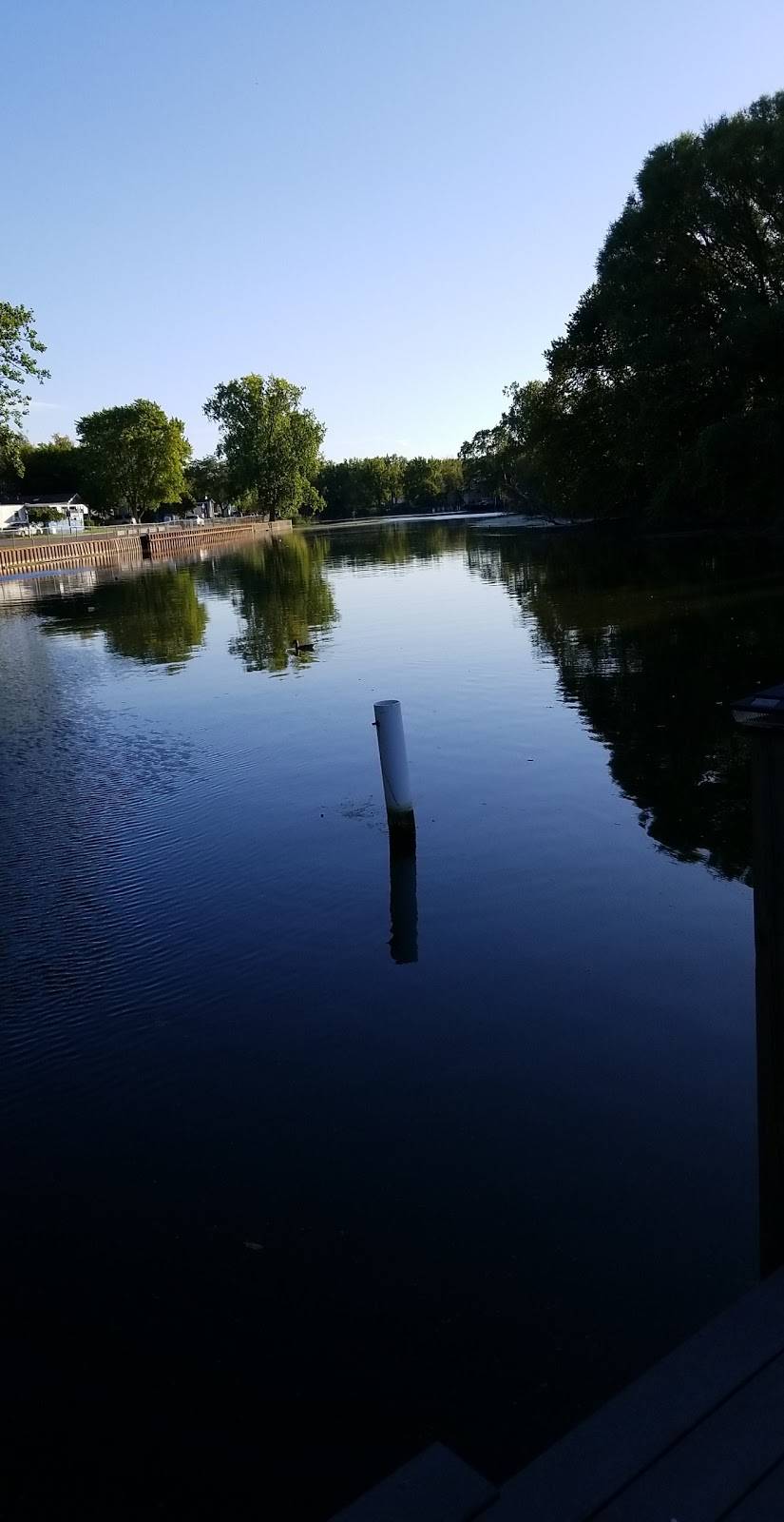 Miles on the Water | restaurant | 240 N River Rd, Mt Clemens, MI 48043, USA | 5862310134 OR +1 586-231-0134