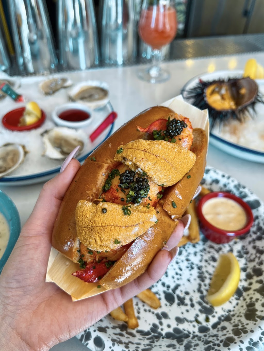Broad Street Oyster Company | restaurant | 418 State St, Santa Barbara, CA 93101, USA | 4243234401 OR +1 424-323-4401