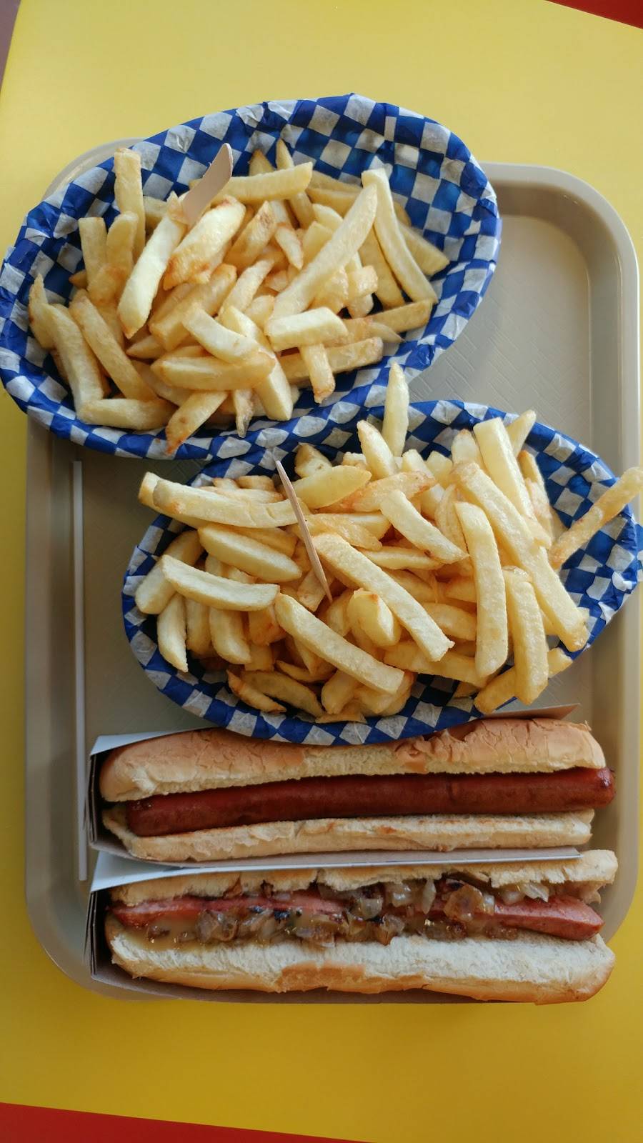 Fritzies East End | restaurant | 881 Dundas St, Woodstock, ON N4S 1G9, Canada | 5195377177 OR +1 519-537-7177