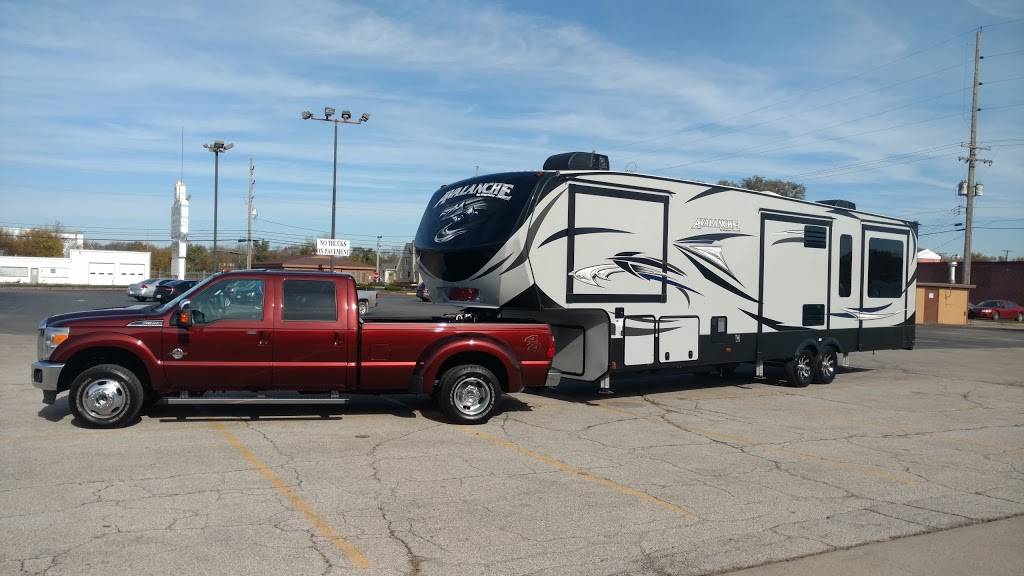 Pontiac Family Kitchen | restaurant | 904 W Custer Ave, Pontiac, IL 61764, USA | 8158443155 OR +1 815-844-3155