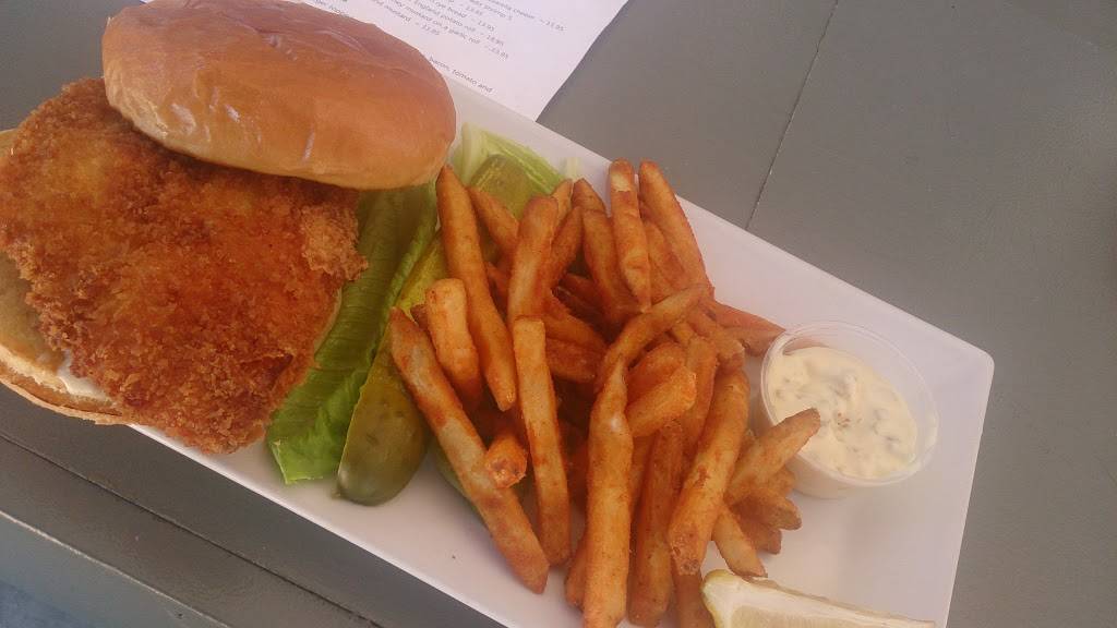 Lighthouse Waterfront Cafe | restaurant | 76 Shore Rd, Glen Cove, NY 11542, USA | 5162772088 OR +1 516-277-2088