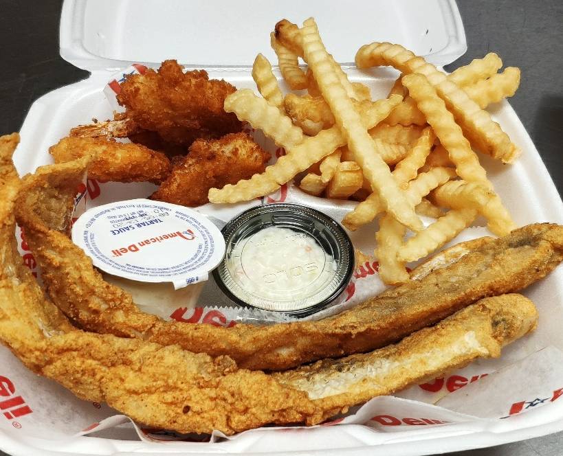 American Deli | restaurant | 3300 N Patterson Ave, Winston-Salem, NC 27105, USA | 3368425712 OR +1 336-842-5712