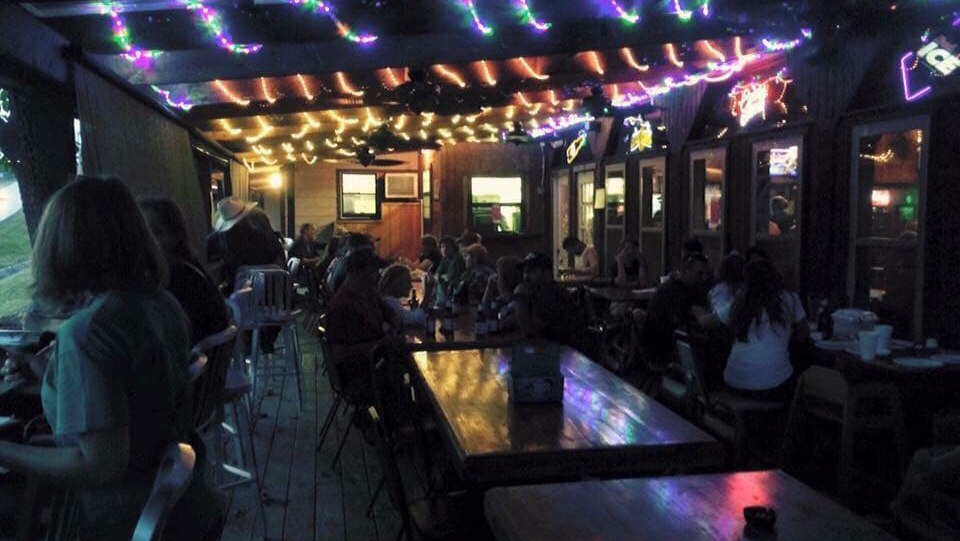 Antler Package & Pizza | restaurant | 112 Third St, Gainesville, MO 65655, USA | 4176794598 OR +1 417-679-4598