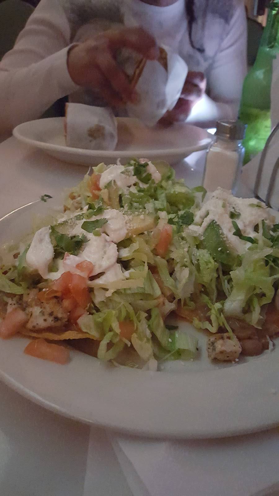 Serenata Restaurant | restaurant | 1854 E Main St, Bridgeport, CT 06610, USA | 2036960315 OR +1 203-696-0315