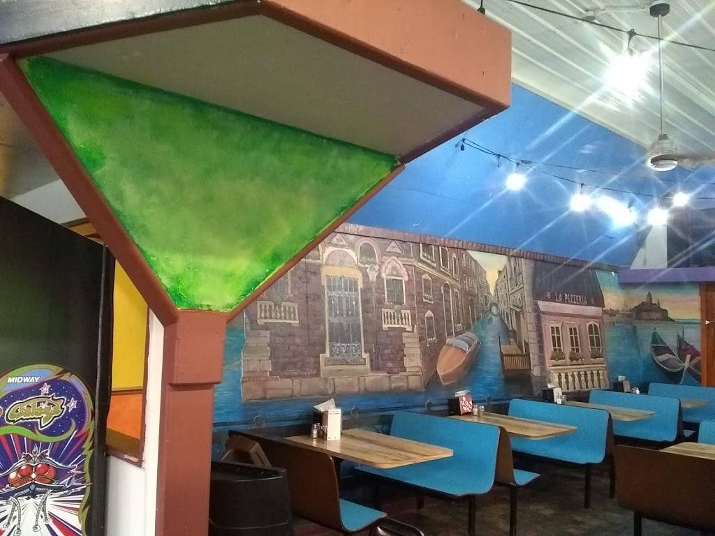 Borderline Pizza | restaurant | 1145 US-69, Forest City, IA 50436, USA | 6415853151 OR +1 641-585-3151