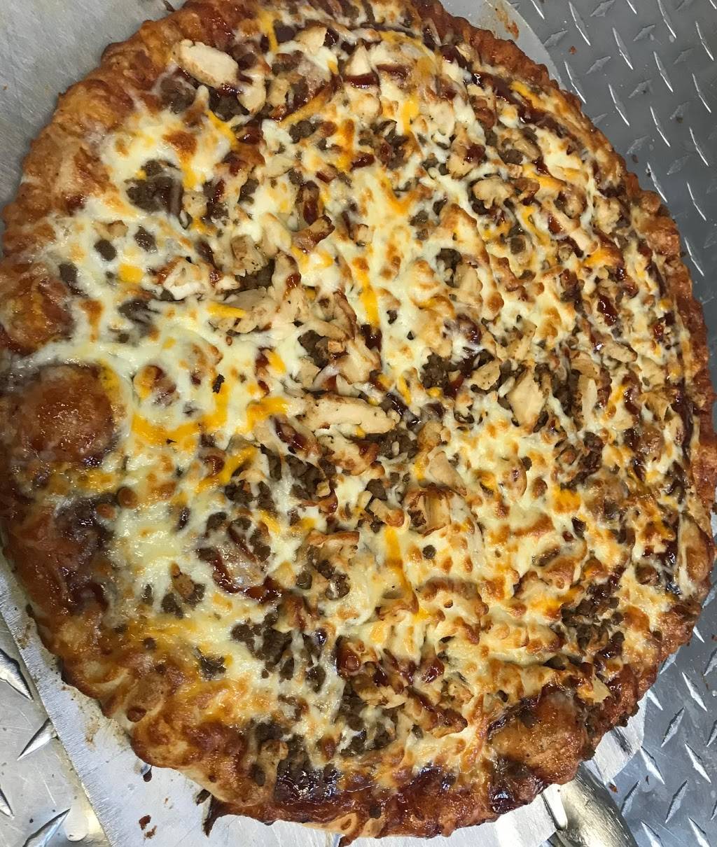 Knickers Saloon | restaurant | 2186 Central Ave, Dubuque, IA 52001, USA | 5635570887 OR +1 563-557-0887