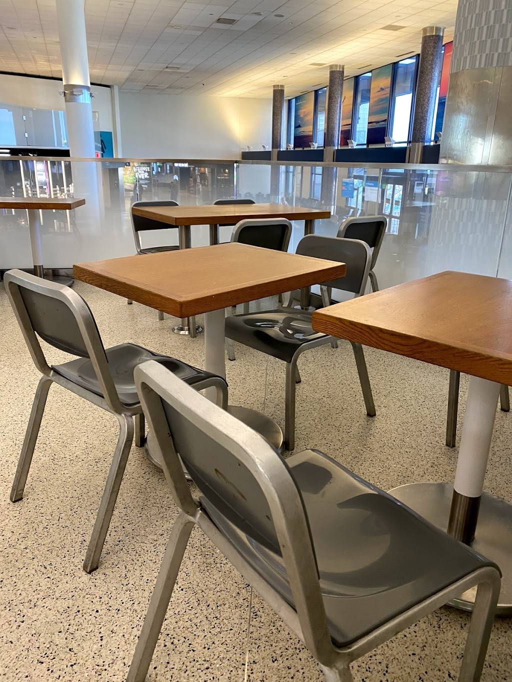 Wpizza | restaurant | Los Angeles International Airport (LAX), 600 World Way, Los Angeles, CA 90045, USA | 3103077526 OR +1 310-307-7526