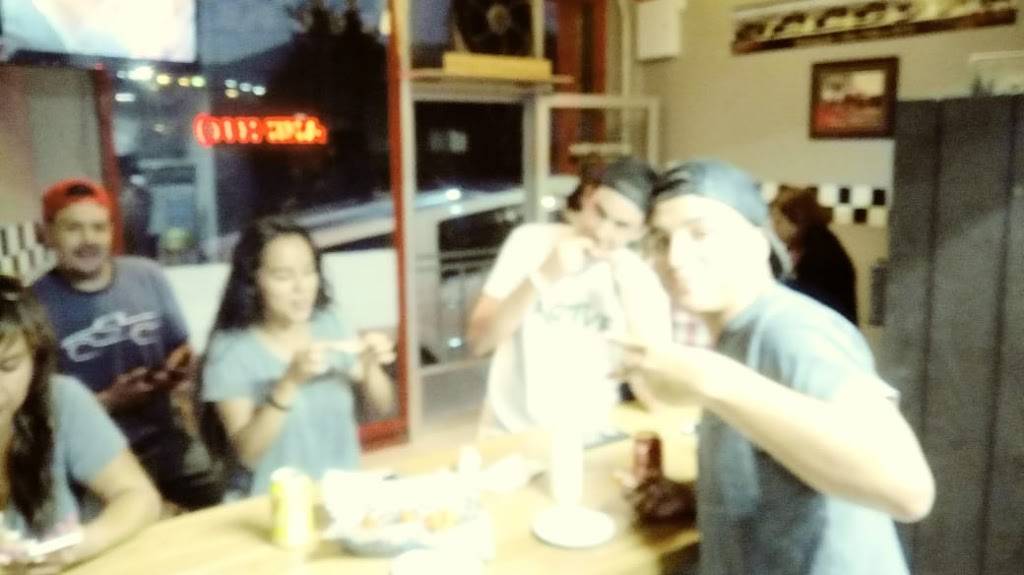 Racing Wings | restaurant | Calle Calafia 323, Colonia Popular 89, Popular 1989, 22812 Ensenada, B.C., Mexico | 016462592600 OR +52 646 259 2600