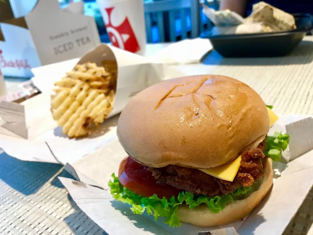 Chick-fil-A | restaurant | 644 US-27, Clermont, FL 34714, USA | 3522432909 OR +1 352-243-2909