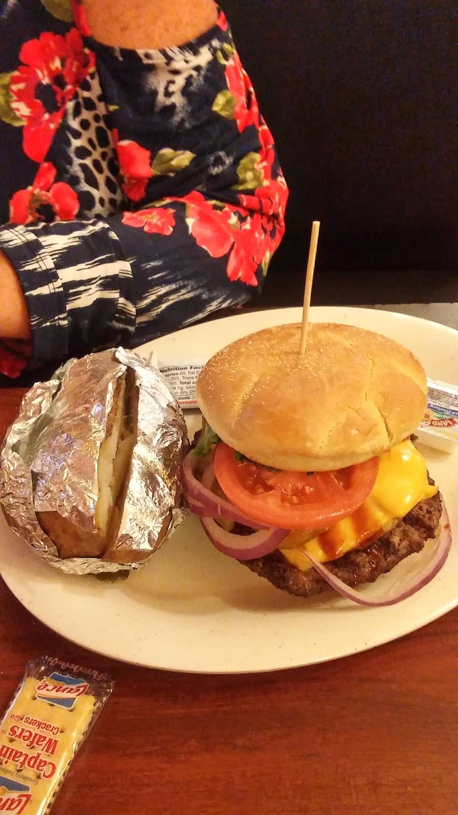 Woodys Bar-B-Q | restaurant | 110 FL-19, Palatka, FL 32177, USA | 3863853234 OR +1 386-385-3234