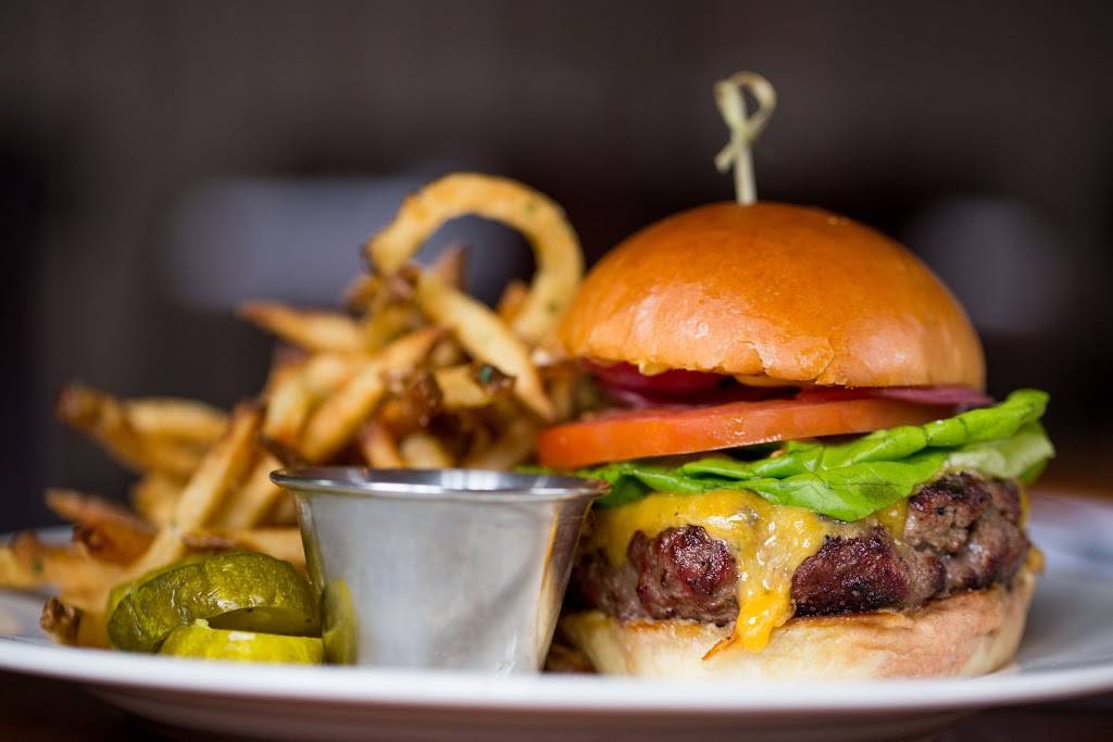 Clay Pigeon Food & Drink | restaurant | 2731 White Settlement Rd, Fort Worth, TX 76107, USA | 8178828065 OR +1 817-882-8065