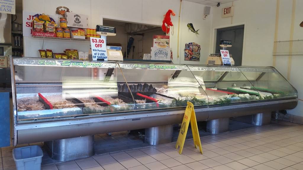 Roberts Quality Seafood | restaurant | 7722 Merrill Rd, Jacksonville, FL 32277, USA | 9047440200 OR +1 904-744-0200