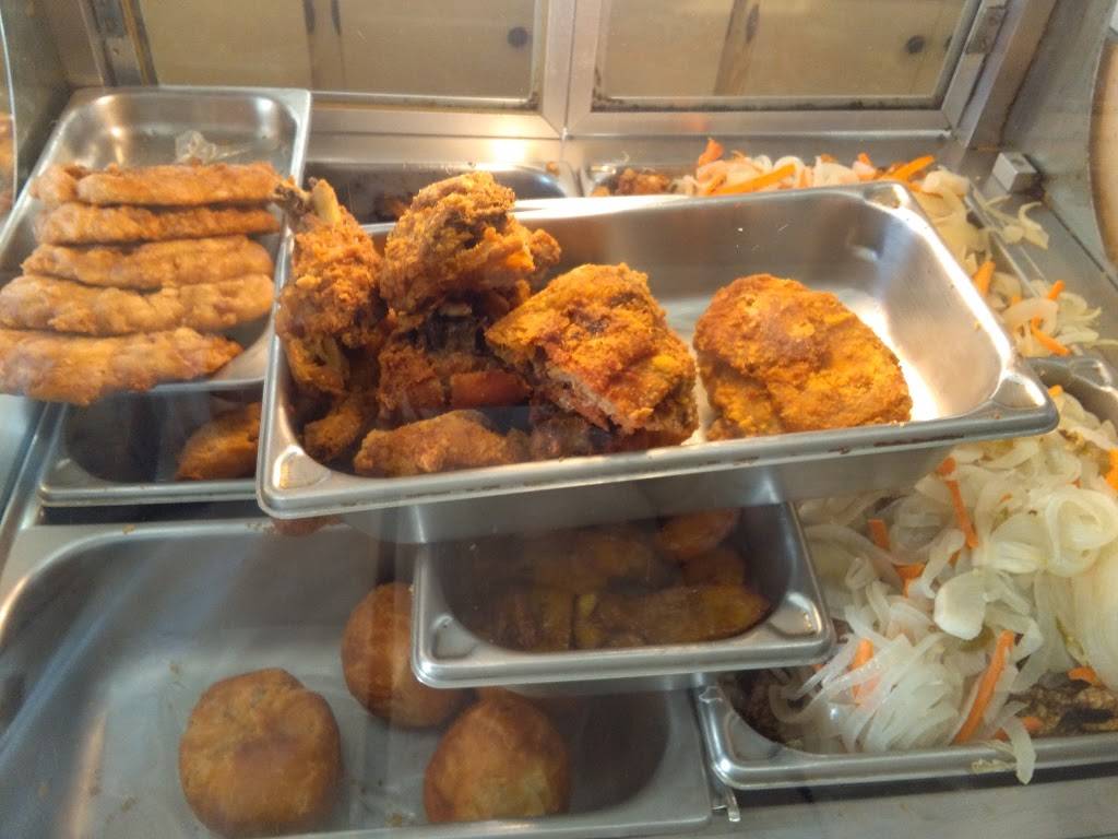 Scotts Jamaican Bakery - Blue Hills Branch | bakery | 630 Blue Hills Ave, Hartford, CT 06112, USA | 8602432609 OR +1 860-243-2609