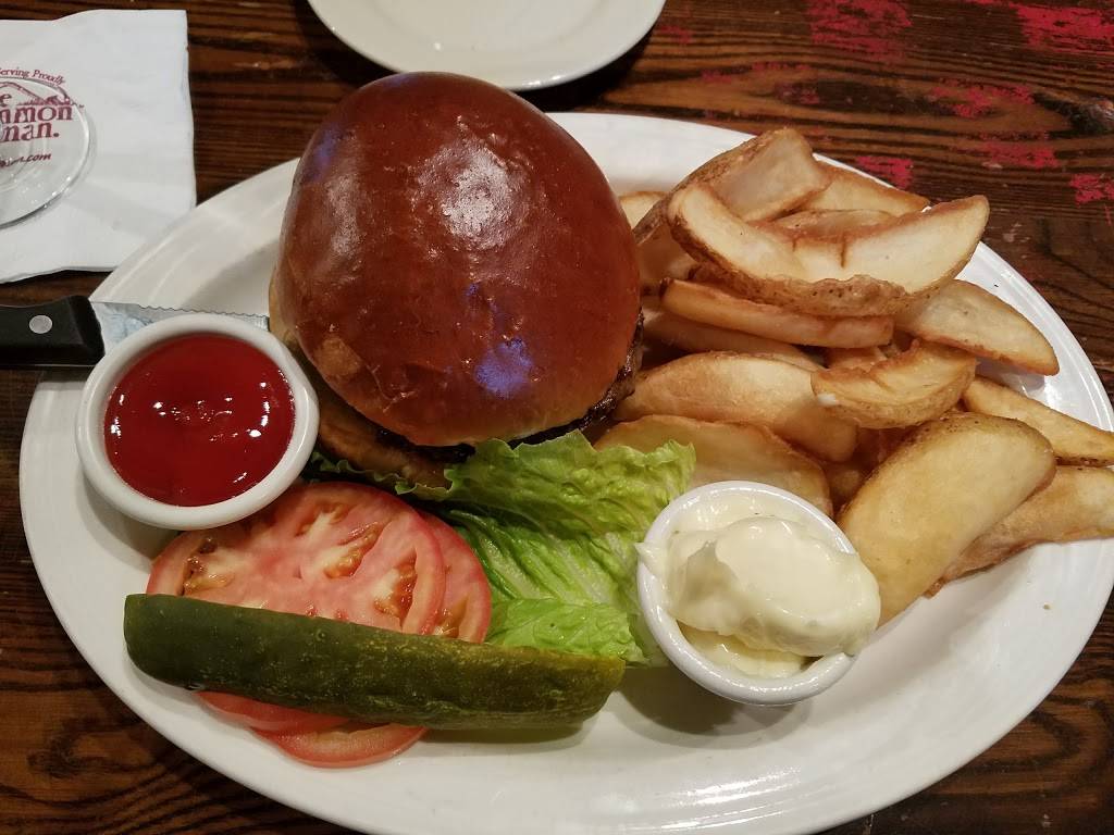 The Common Man | restaurant | 88 Range Rd, Windham, NH 03087, USA | 6038980088 OR +1 603-898-0088