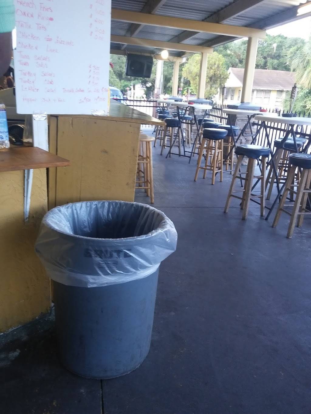 Town Hall Restaurant | restaurant | 1970 Dr Martin Luther King Way, Sarasota, FL 34234, USA | 9419553133 OR +1 941-955-3133