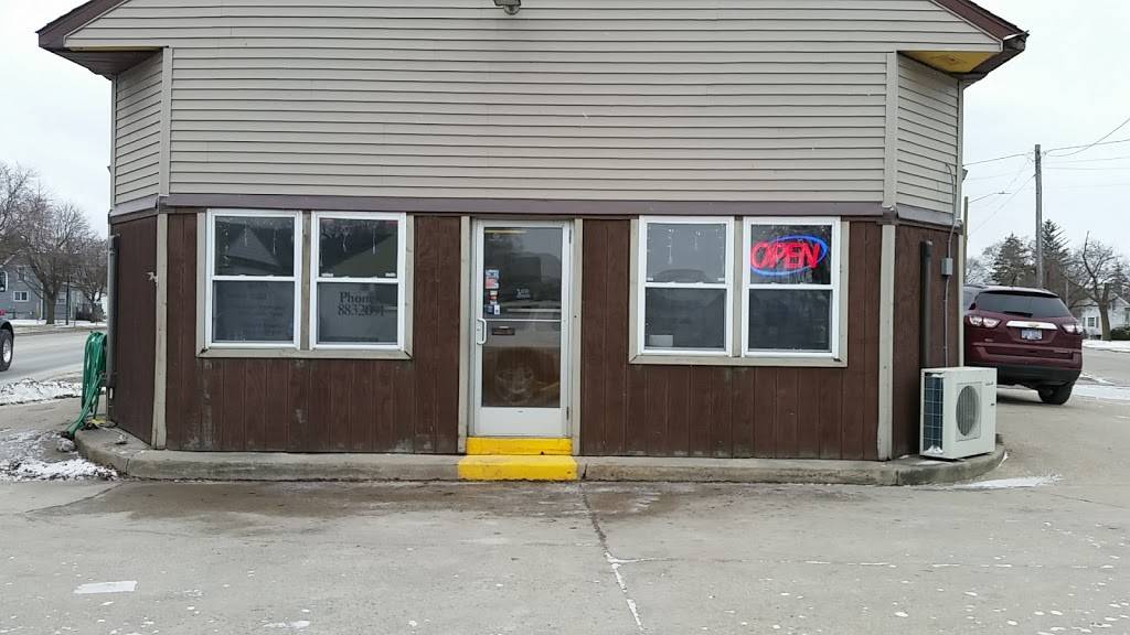 Village Pizzeria | restaurant | 638 N Center St, Sebewaing, MI 48759, USA | 9898832091 OR +1 989-883-2091