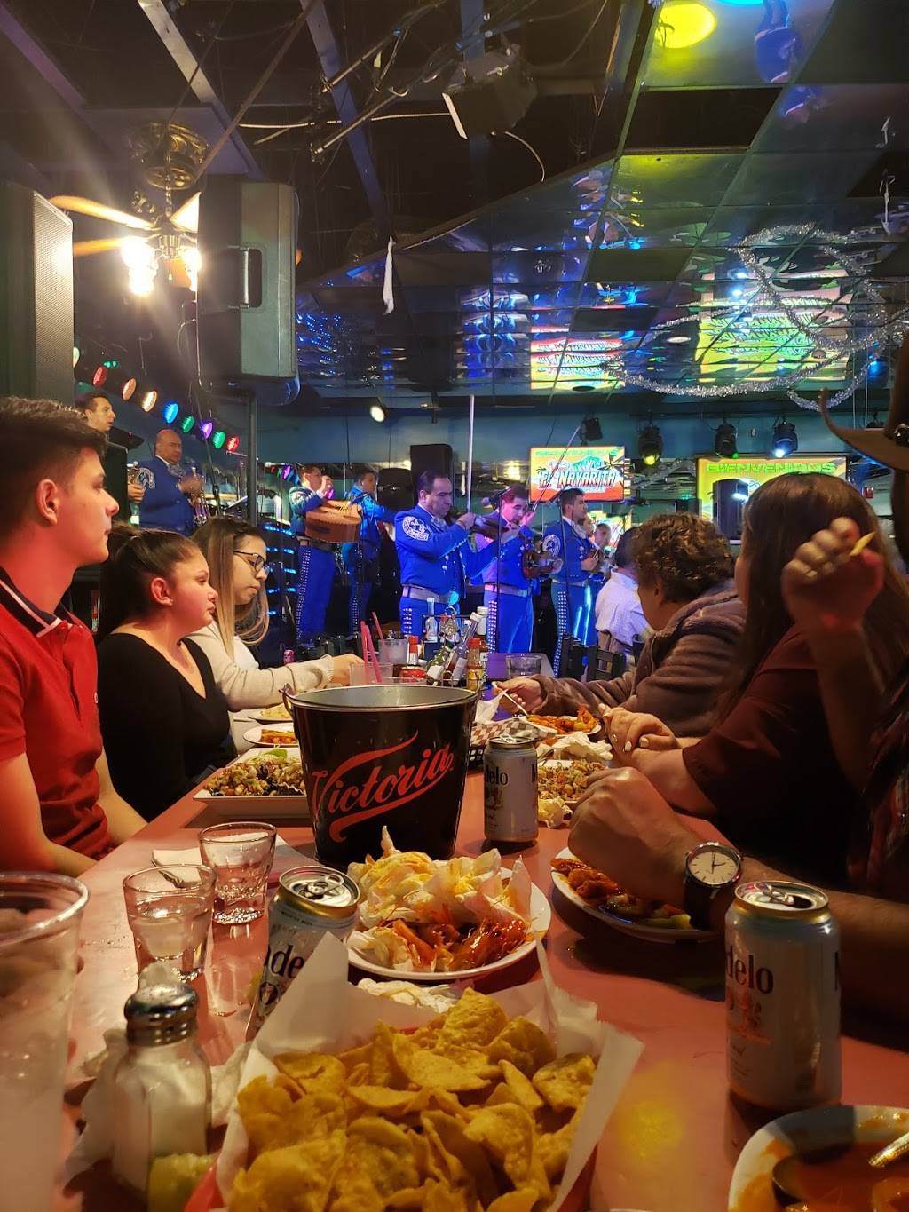 El Nayarita Mariscos & Bar | restaurant | 9506 19th Ave SE, Everett, WA 98208, USA | 4259487914 OR +1 425-948-7914