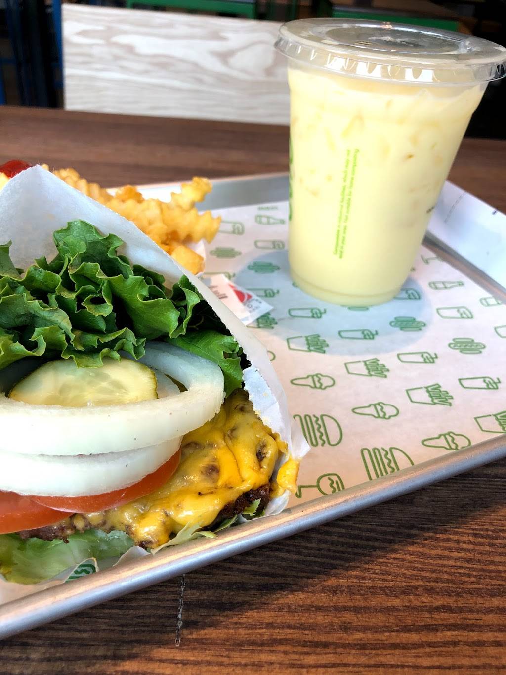 Shake Shack | restaurant | 3705 Paseo Place Suite 1140, San Diego, CA 92130, USA | 6193633604 OR +1 619-363-3604