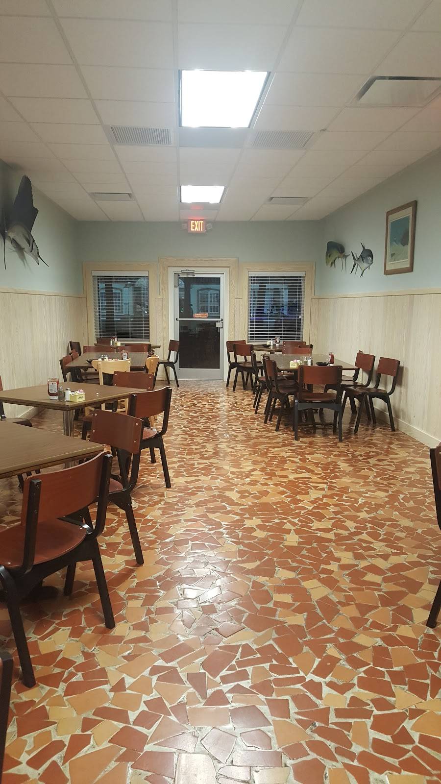 Hoskins Restaurant | restaurant | 405 Main St, North Myrtle Beach, SC 29582, USA | 8432492014 OR +1 843-249-2014