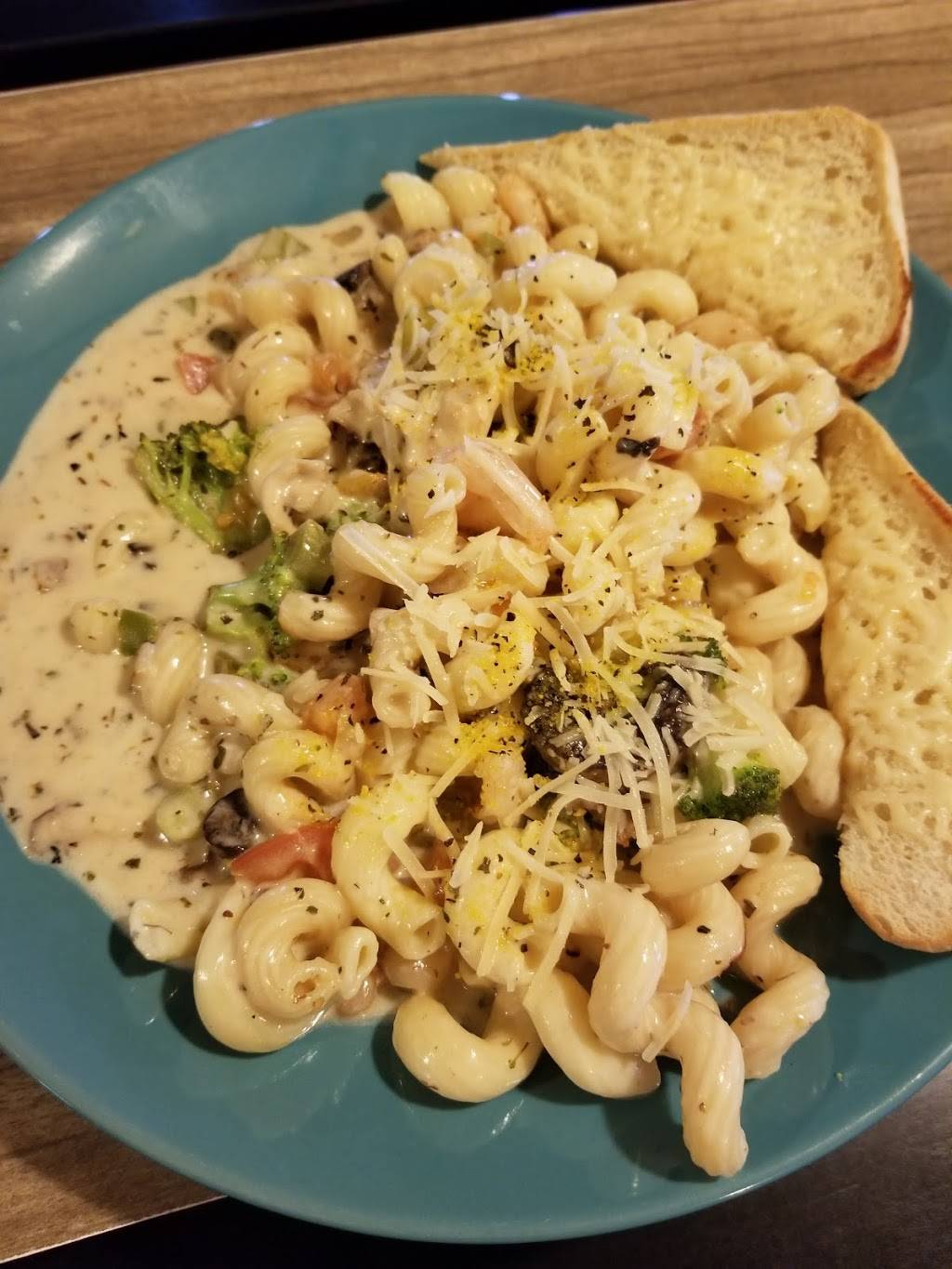 Laylas Pub & Grille | restaurant | 2962 WI-73, Wisconsin Rapids, WI 54495, USA | 7154241084 OR +1 715-424-1084