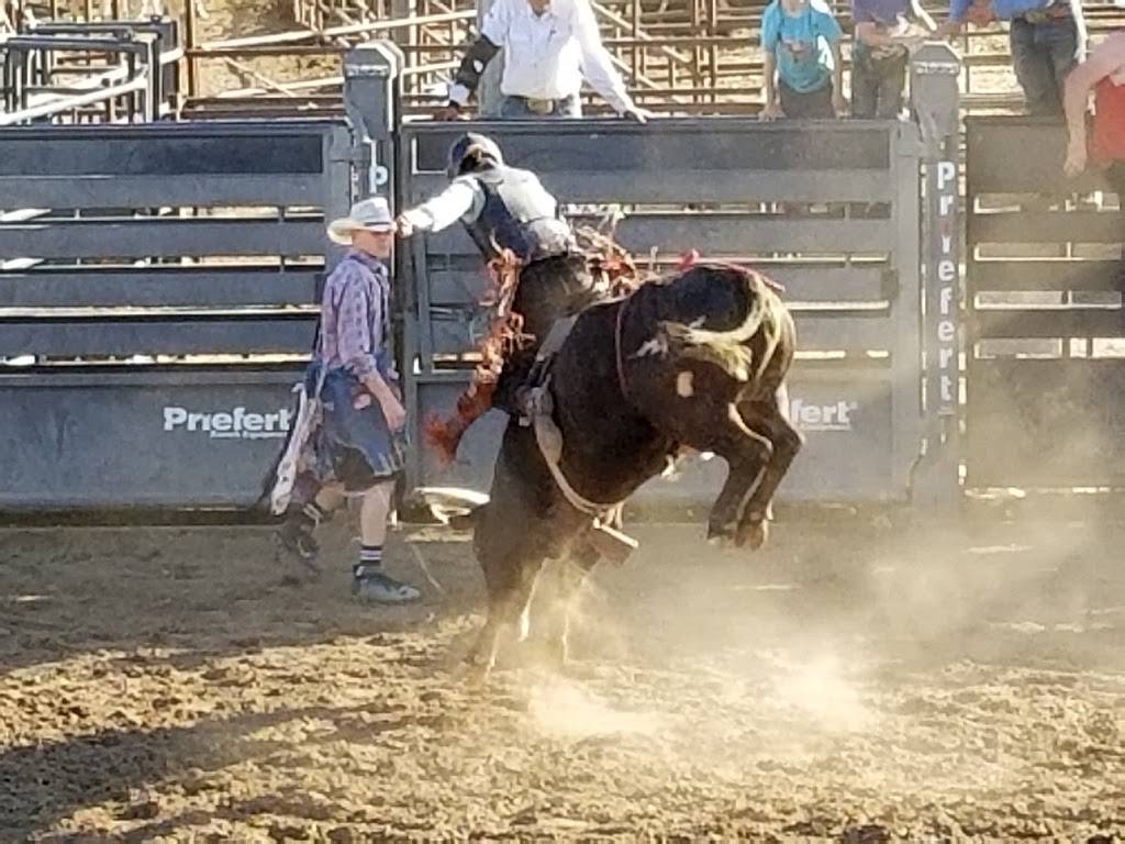 Outlaws | restaurant | 6705 E Cave Creek Rd, Cave Creek, AZ 85331, USA | 4804883785 OR +1 480-488-3785