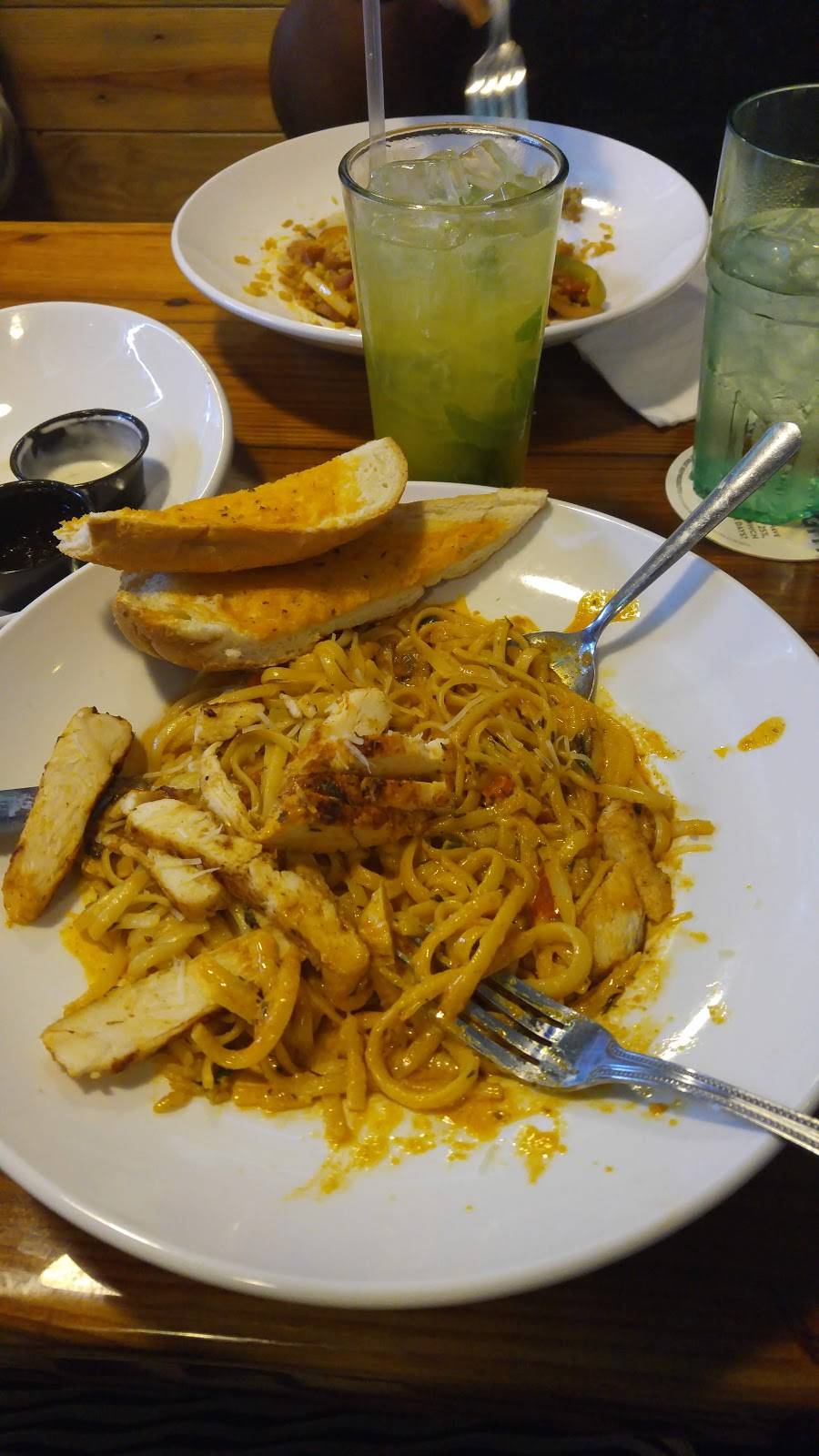 Millers Ale House - Tampa Airport | restaurant | 3860 W Columbus Dr, Tampa, FL 33607, USA | 8133302175 OR +1 813-330-2175