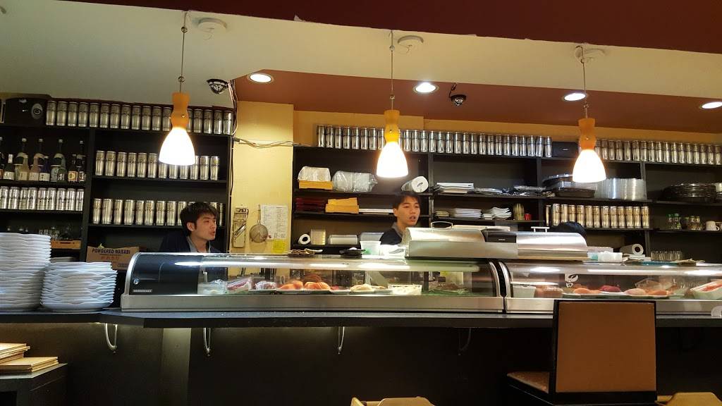 Sushi Rock | meal delivery | 2359 Yonge St, Toronto, ON M4P 2C8, Canada | 4164833888 OR +1 416-483-3888