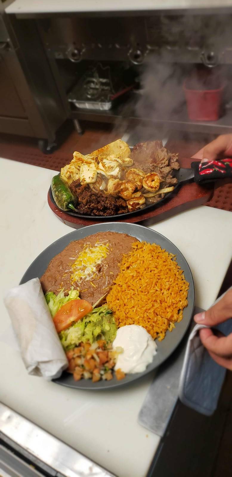 Tres Amigos Mexican Grill | restaurant | 2381 E Windmill Ln #18, Las Vegas, NV 89123, USA | 7022022790 OR +1 702-202-2790