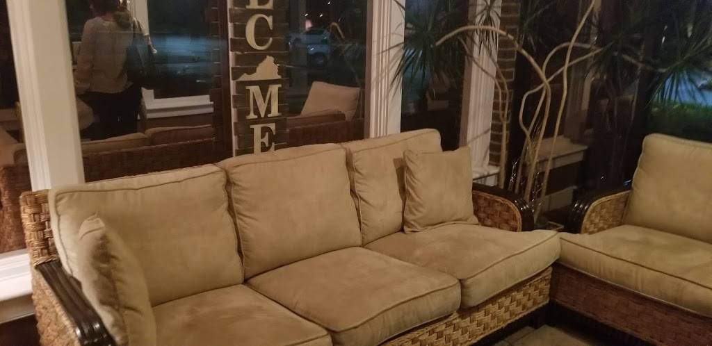 Charleys Restaurant and Catering | restaurant | 707 Graves Mill Rd, Lynchburg, VA 24502, USA | 4342375988 OR +1 434-237-5988