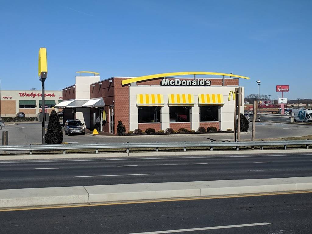 McDonalds | cafe | 999 Beards Hill Rd, Aberdeen, MD 21001, USA | 4102727868 OR +1 410-272-7868