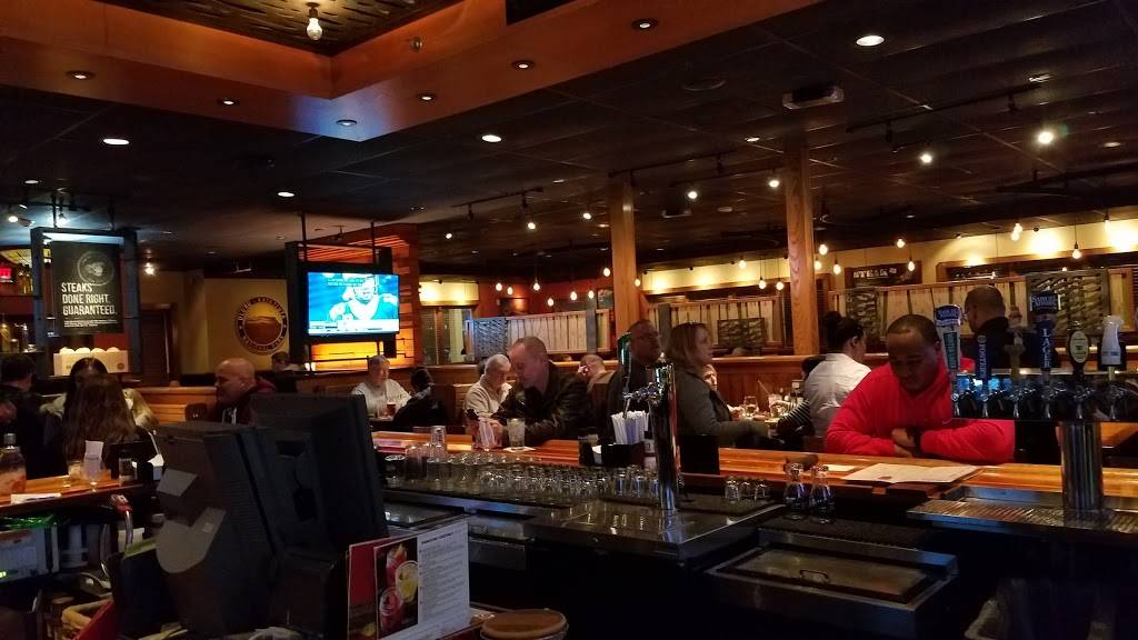 Outback Steakhouse | restaurant | 325 Main St, Holbrook, NY 11741, USA | 6315850404 OR +1 631-585-0404