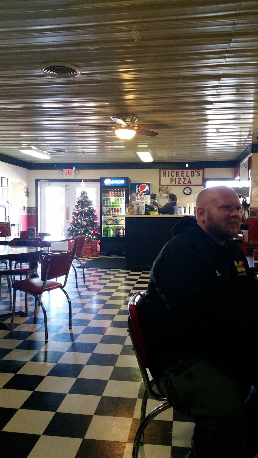 Nickelos Pizza | restaurant | 530 N Warpath Dr, Milan, IN 47031, USA | 8126543260 OR +1 812-654-3260