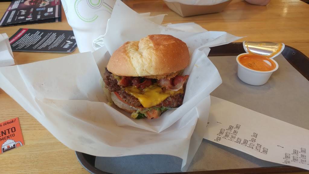 A&W Restaurant | restaurant | 124 Towne Center Dr, Lexington, KY 40511, USA | 8592250436 OR +1 859-225-0436